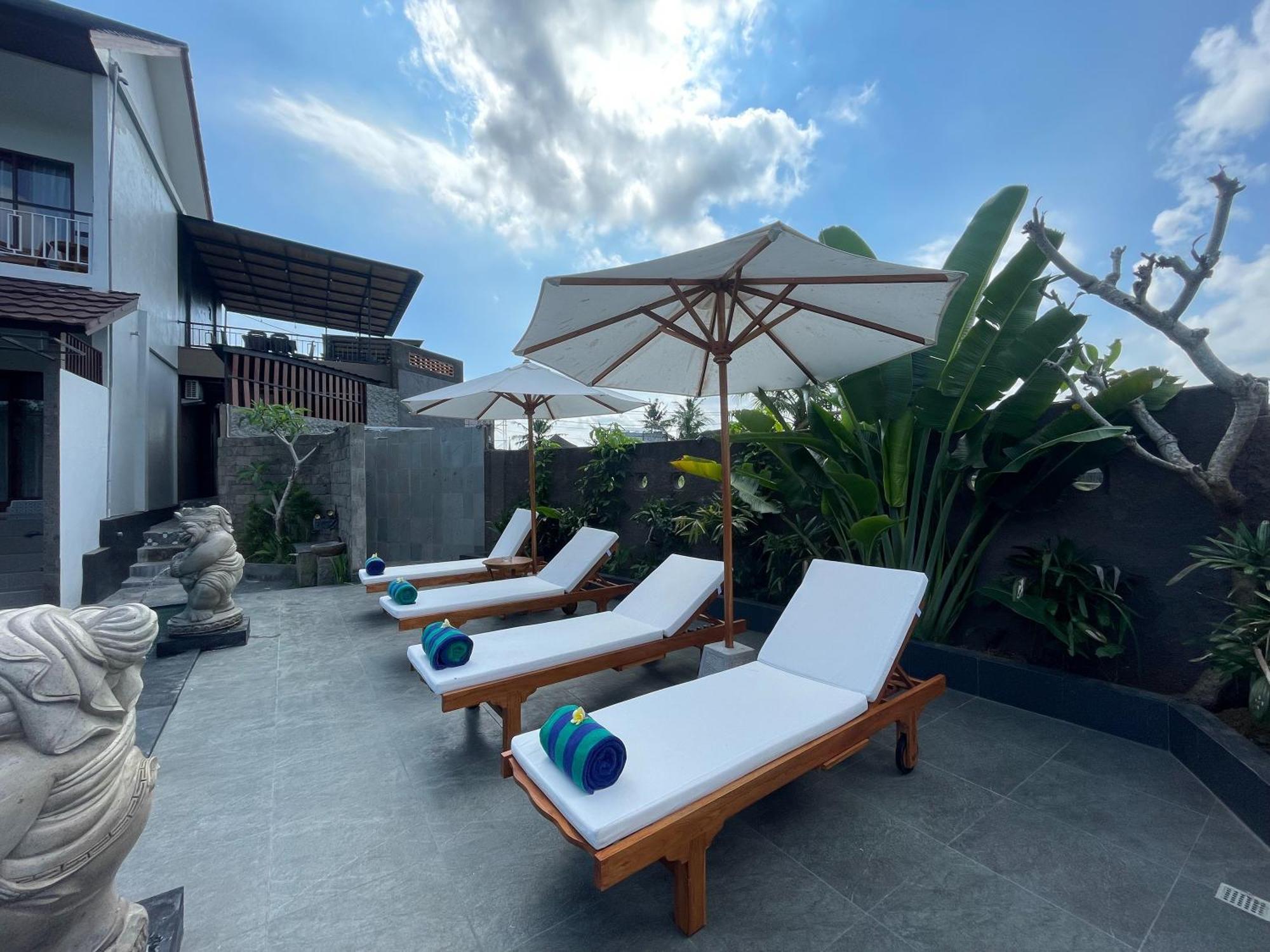 Nivaluma Hotell Ubud Exteriör bild